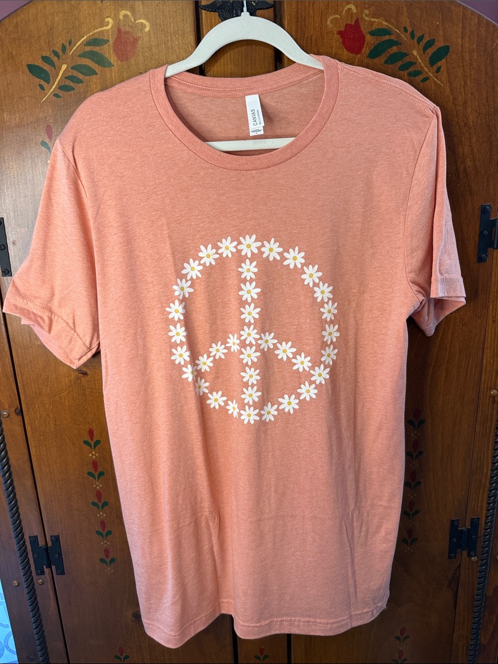 Bella Canvas Peachy/pink Short-Sleeve Tee with White Daisy Peace Graphic NEW